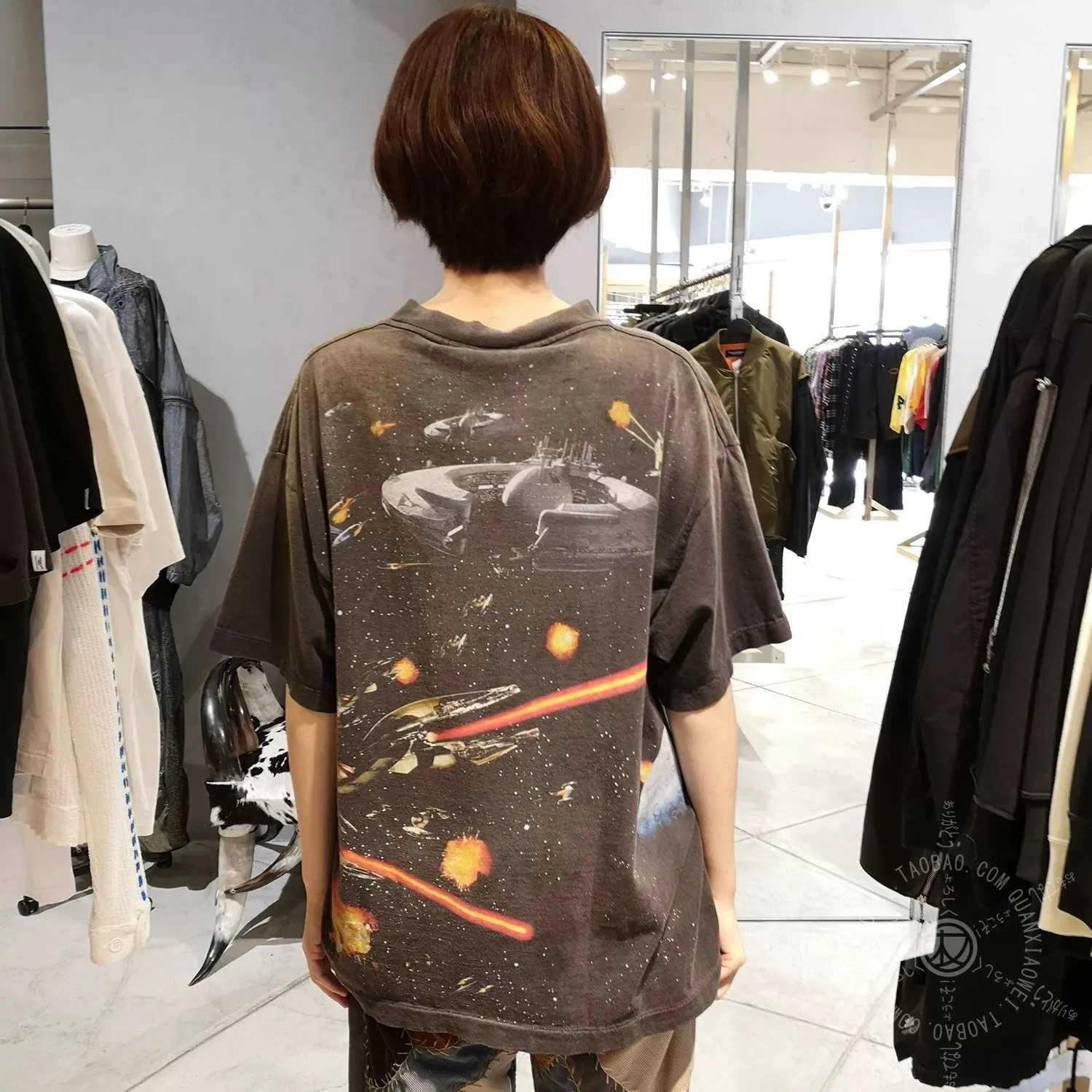 ⚠️The most complex and coolest item of this season, available in stock, available in seconds SAINT Mxxxxxx × STAR WARS SW_SS TEE /STARWARS / BLK Star Wars co-branded model. Fighter printed TEE. Washed black S-XL. Super complex and unconstrained printing design. The T-shirt using the vision of the "N-1 Star Fighter" in Star Wars is the most screen-printed item this season, reaching an astonishing 372 screens. Even the most difficult-to-print parts of the armpits are printed with luxurious printing. In addition, they are also hand-made distressed, splashed with ink, faded with water, and hand-damaged to complete this special and perfect work of art!